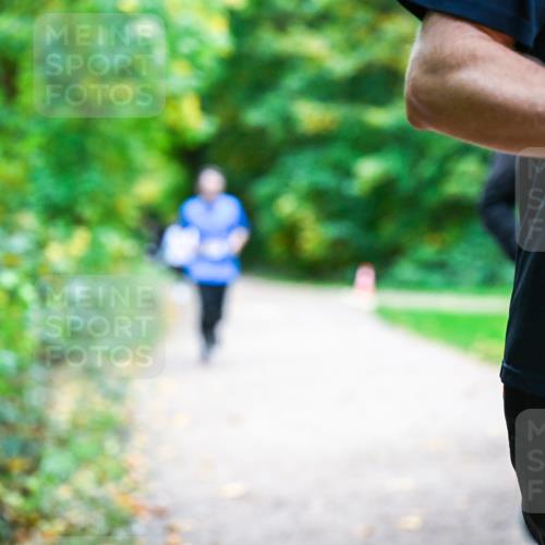 12.10.2025 - Bramfelder Halbmarathon 2025 Dr. Thomas Lammeyer http://msf.ph/oto/9356905 12.10.2025 10:59:09 Laufen  meine-sportfotos.de