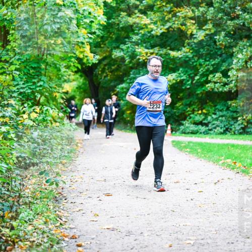 12.10.2025 - Bramfelder Halbmarathon 2025 Dr. Thomas Lammeyer http://msf.ph/oto/9356910 12.10.2025 10:59:10 Laufen 2232 meine-sportfotos.de