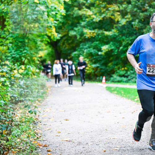 12.10.2025 - Bramfelder Halbmarathon 2025 Dr. Thomas Lammeyer http://msf.ph/oto/9356921 12.10.2025 10:59:12 Laufen 2232 meine-sportfotos.de