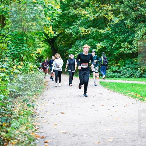 12.10.2025 - Bramfelder Halbmarathon 2025 Dr. Thomas Lammeyer http://msf.ph/oto/9356925 12.10.2025 10:59:16 Laufen 2961 meine-sportfotos.de
