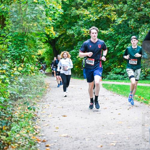 12.10.2025 - Bramfelder Halbmarathon 2025 Dr. Thomas Lammeyer http://msf.ph/oto/9356944 12.10.2025 10:59:19 Laufen 20, 2990, 2575, 61 meine-sportfotos.de
