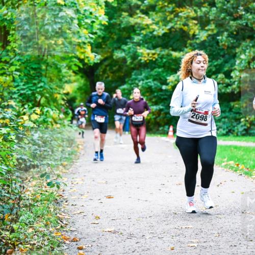 12.10.2025 - Bramfelder Halbmarathon 2025 Dr. Thomas Lammeyer http://msf.ph/oto/9356963 12.10.2025 10:59:21 Laufen 8153, 2098 meine-sportfotos.de