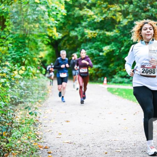 12.10.2025 - Bramfelder Halbmarathon 2025 Dr. Thomas Lammeyer http://msf.ph/oto/9356967 12.10.2025 10:59:22 Laufen 153, 2098 meine-sportfotos.de
