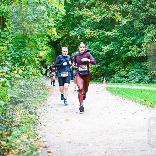 12.10.2025 - Bramfelder Halbmarathon 2025 Dr. Thomas Lammeyer http://msf.ph/oto/9356970 12.10.2025 10:59:23 Laufen 3, 2909, 2181 meine-sportfotos.de