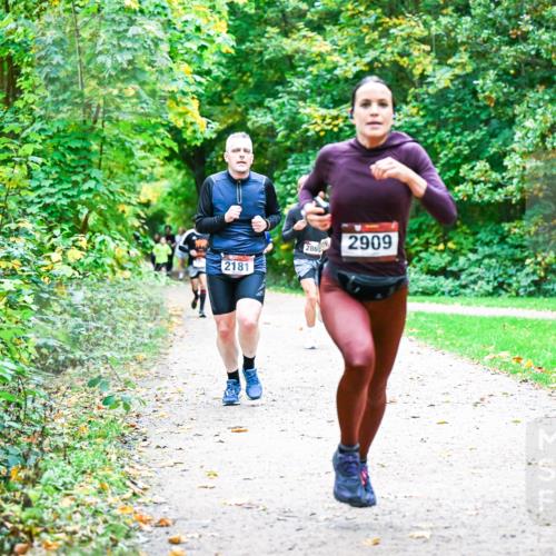 12.10.2025 - Bramfelder Halbmarathon 2025 Dr. Thomas Lammeyer http://msf.ph/oto/9356979 12.10.2025 10:59:24 Laufen 2181, 2909, 2865 meine-sportfotos.de