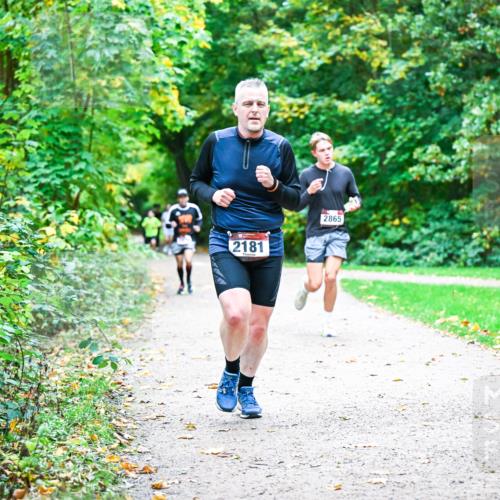 12.10.2025 - Bramfelder Halbmarathon 2025 Dr. Thomas Lammeyer http://msf.ph/oto/9356986 12.10.2025 10:59:25 Laufen 2181, 2865 meine-sportfotos.de