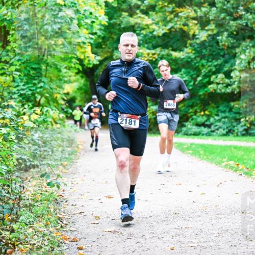12.10.2025 - Bramfelder Halbmarathon 2025 Dr. Thomas Lammeyer http://msf.ph/oto/9356987 12.10.2025 10:59:25 Laufen 2181, 2865 meine-sportfotos.de