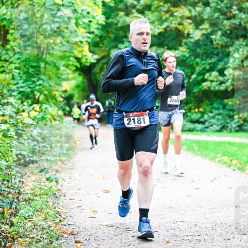 12.10.2025 - Bramfelder Halbmarathon 2025 Dr. Thomas Lammeyer http://msf.ph/oto/9356990 12.10.2025 10:59:26 Laufen 2181, 286 meine-sportfotos.de