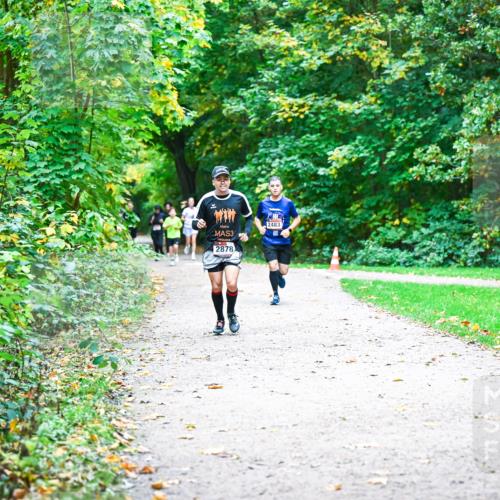 12.10.2025 - Bramfelder Halbmarathon 2025 Dr. Thomas Lammeyer http://msf.ph/oto/9357003 12.10.2025 10:59:28 Laufen 3, 2878, 2483, 2 meine-sportfotos.de