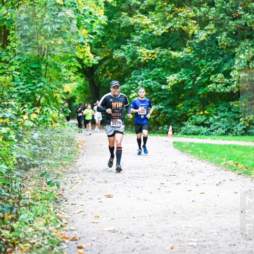 12.10.2025 - Bramfelder Halbmarathon 2025 Dr. Thomas Lammeyer http://msf.ph/oto/9357004 12.10.2025 10:59:28 Laufen 3, 2878, 2483 meine-sportfotos.de