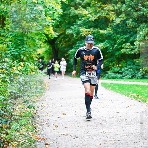 12.10.2025 - Bramfelder Halbmarathon 2025 Dr. Thomas Lammeyer http://msf.ph/oto/9357016 12.10.2025 10:59:30 Laufen 2878 meine-sportfotos.de