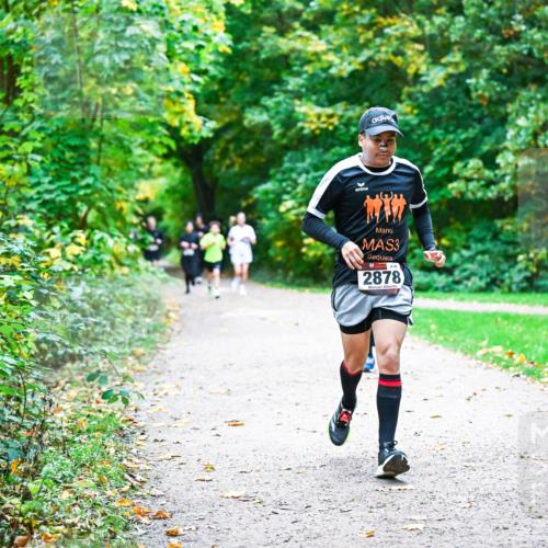 12.10.2025 - Bramfelder Halbmarathon 2025 Dr. Thomas Lammeyer http://msf.ph/oto/9357019 12.10.2025 10:59:30 Laufen 3, 2878 meine-sportfotos.de