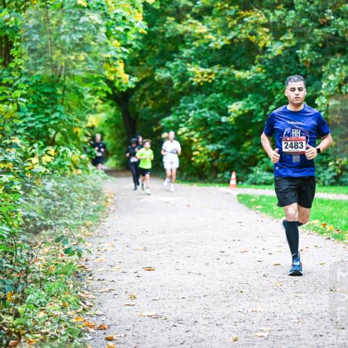 12.10.2025 - Bramfelder Halbmarathon 2025 Dr. Thomas Lammeyer http://msf.ph/oto/9357027 12.10.2025 10:59:31 Laufen 2483 meine-sportfotos.de