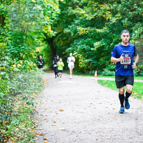 12.10.2025 - Bramfelder Halbmarathon 2025 Dr. Thomas Lammeyer http://msf.ph/oto/9357028 12.10.2025 10:59:31 Laufen 2483 meine-sportfotos.de
