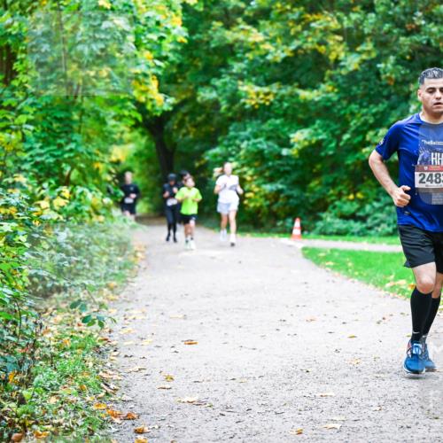 12.10.2025 - Bramfelder Halbmarathon 2025 Dr. Thomas Lammeyer http://msf.ph/oto/9357031 12.10.2025 10:59:32 Laufen 2483 meine-sportfotos.de