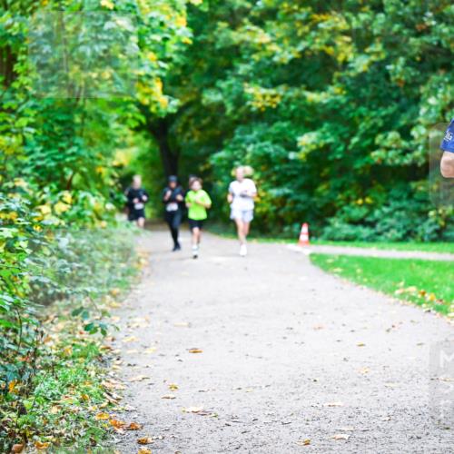 12.10.2025 - Bramfelder Halbmarathon 2025 Dr. Thomas Lammeyer http://msf.ph/oto/9357034 12.10.2025 10:59:32 Laufen 2483 meine-sportfotos.de