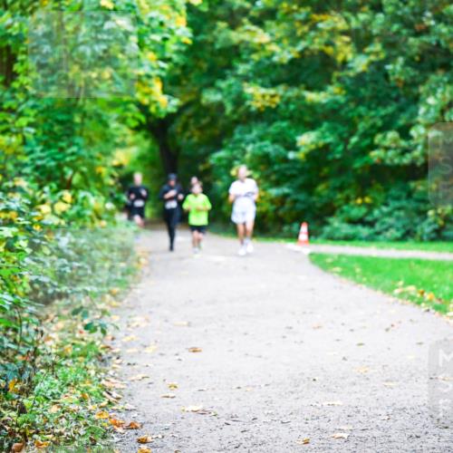 12.10.2025 - Bramfelder Halbmarathon 2025 Dr. Thomas Lammeyer http://msf.ph/oto/9357035 12.10.2025 10:59:32 Laufen 2483 meine-sportfotos.de
