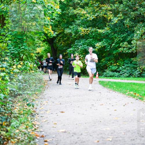 12.10.2025 - Bramfelder Halbmarathon 2025 Dr. Thomas Lammeyer http://msf.ph/oto/9357037 12.10.2025 10:59:35 Laufen 2817, 2227, 284 meine-sportfotos.de