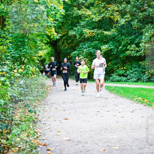 12.10.2025 - Bramfelder Halbmarathon 2025 Dr. Thomas Lammeyer http://msf.ph/oto/9357039 12.10.2025 10:59:35 Laufen 2817, 2227, 2842 meine-sportfotos.de