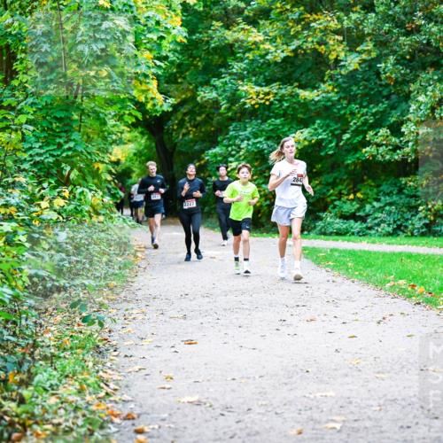 12.10.2025 - Bramfelder Halbmarathon 2025 Dr. Thomas Lammeyer http://msf.ph/oto/9357040 12.10.2025 10:59:35 Laufen 2227, 2842 meine-sportfotos.de