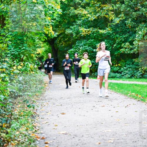 12.10.2025 - Bramfelder Halbmarathon 2025 Dr. Thomas Lammeyer http://msf.ph/oto/9357045 12.10.2025 10:59:36 Laufen 2817, 2227, 2842 meine-sportfotos.de