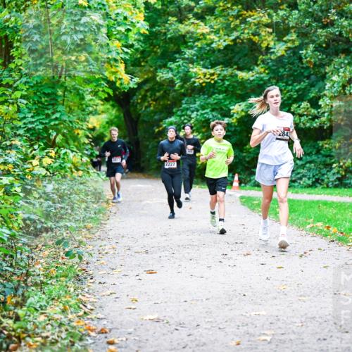 12.10.2025 - Bramfelder Halbmarathon 2025 Dr. Thomas Lammeyer http://msf.ph/oto/9357049 12.10.2025 10:59:37 Laufen 2227, 2842 meine-sportfotos.de
