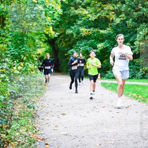 12.10.2025 - Bramfelder Halbmarathon 2025 Dr. Thomas Lammeyer http://msf.ph/oto/9357051 12.10.2025 10:59:37 Laufen 2227, 2842 meine-sportfotos.de