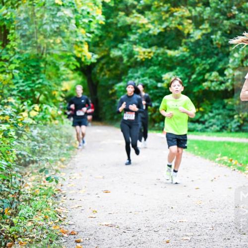 12.10.2025 - Bramfelder Halbmarathon 2025 Dr. Thomas Lammeyer http://msf.ph/oto/9357060 12.10.2025 10:59:38 Laufen 61, 2842 meine-sportfotos.de