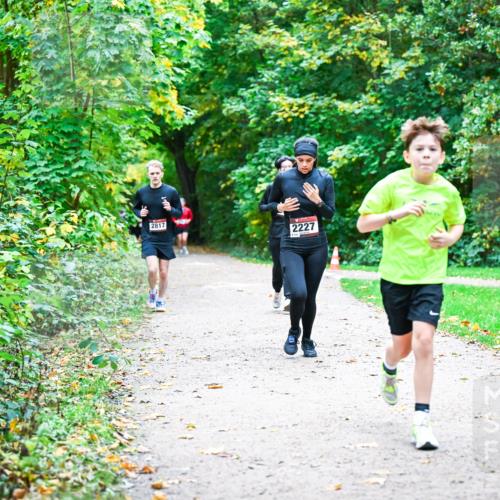 12.10.2025 - Bramfelder Halbmarathon 2025 Dr. Thomas Lammeyer http://msf.ph/oto/9357065 12.10.2025 10:59:39 Laufen 2817, 2227 meine-sportfotos.de