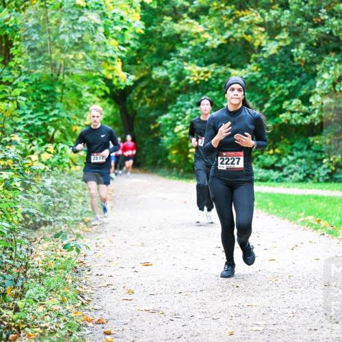 12.10.2025 - Bramfelder Halbmarathon 2025 Dr. Thomas Lammeyer http://msf.ph/oto/9357073 12.10.2025 10:59:40 Laufen 2817, 2227 meine-sportfotos.de