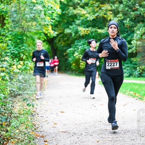 12.10.2025 - Bramfelder Halbmarathon 2025 Dr. Thomas Lammeyer http://msf.ph/oto/9357077 12.10.2025 10:59:41 Laufen 2817, 365, 2227, 122 meine-sportfotos.de
