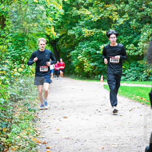 12.10.2025 - Bramfelder Halbmarathon 2025 Dr. Thomas Lammeyer http://msf.ph/oto/9357083 12.10.2025 10:59:42 Laufen 2817, 2365, 2227 meine-sportfotos.de