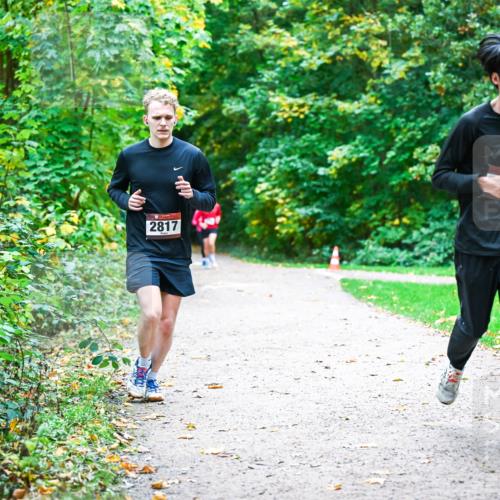12.10.2025 - Bramfelder Halbmarathon 2025 Dr. Thomas Lammeyer http://msf.ph/oto/9357090 12.10.2025 10:59:43 Laufen 2817, 5 meine-sportfotos.de