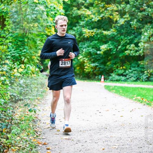 12.10.2025 - Bramfelder Halbmarathon 2025 Dr. Thomas Lammeyer http://msf.ph/oto/9357094 12.10.2025 10:59:44 Laufen 2817, 2365 meine-sportfotos.de