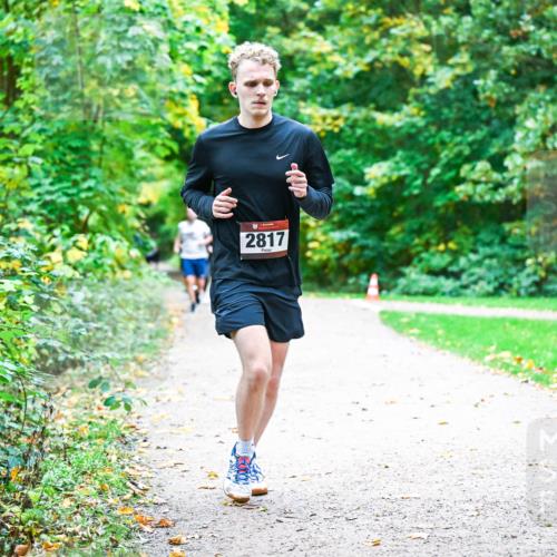 12.10.2025 - Bramfelder Halbmarathon 2025 Dr. Thomas Lammeyer http://msf.ph/oto/9357096 12.10.2025 10:59:44 Laufen 2817 meine-sportfotos.de