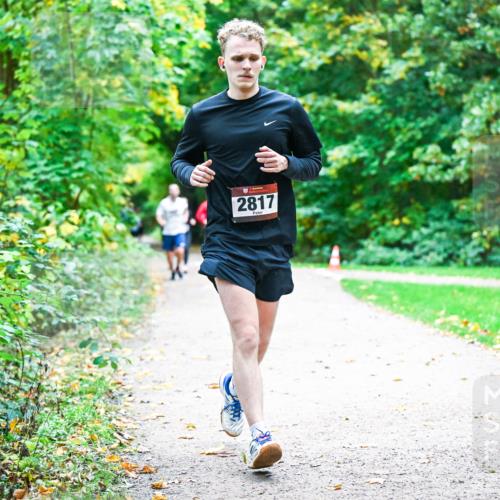 12.10.2025 - Bramfelder Halbmarathon 2025 Dr. Thomas Lammeyer http://msf.ph/oto/9357097 12.10.2025 10:59:44 Laufen 2817 meine-sportfotos.de