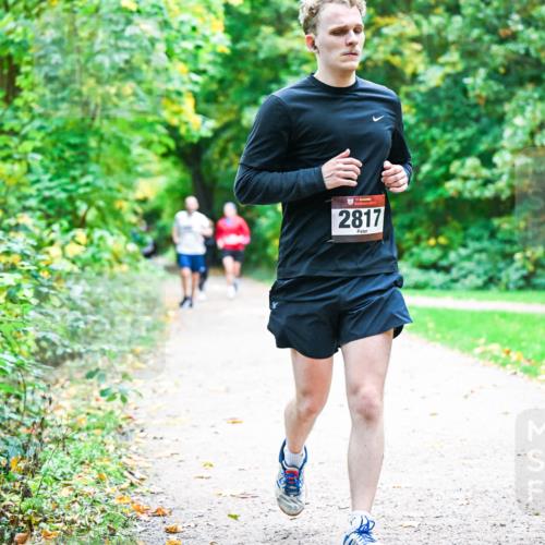 12.10.2025 - Bramfelder Halbmarathon 2025 Dr. Thomas Lammeyer http://msf.ph/oto/9357100 12.10.2025 10:59:44 Laufen 2817 meine-sportfotos.de