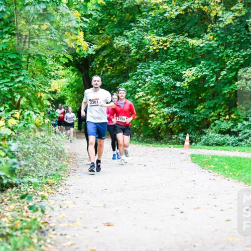 12.10.2025 - Bramfelder Halbmarathon 2025 Dr. Thomas Lammeyer http://msf.ph/oto/9357108 12.10.2025 10:59:48 Laufen 2235, 2301, 2799 meine-sportfotos.de
