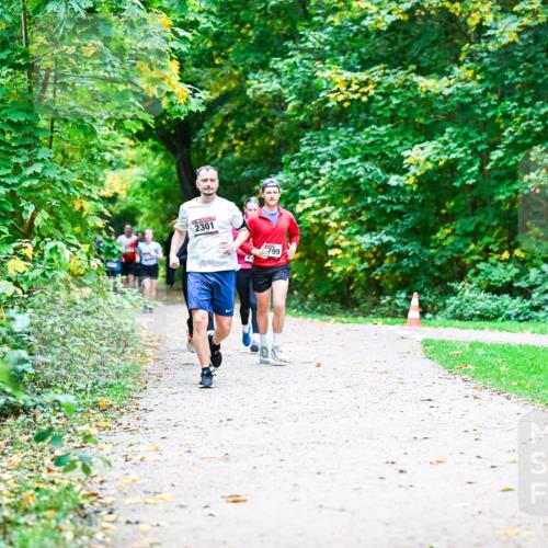 12.10.2025 - Bramfelder Halbmarathon 2025 Dr. Thomas Lammeyer http://msf.ph/oto/9357109 12.10.2025 10:59:48 Laufen 2301, 22, 799 meine-sportfotos.de