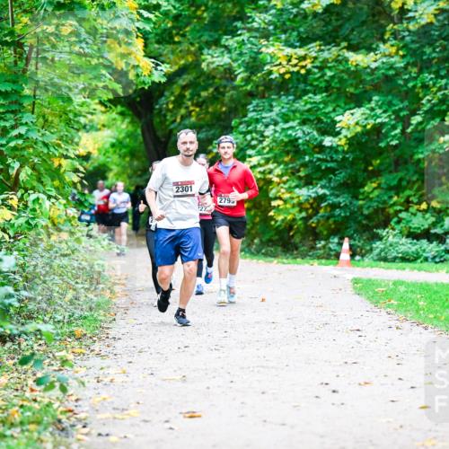 12.10.2025 - Bramfelder Halbmarathon 2025 Dr. Thomas Lammeyer http://msf.ph/oto/9357112 12.10.2025 10:59:48 Laufen 2301, 2795 meine-sportfotos.de