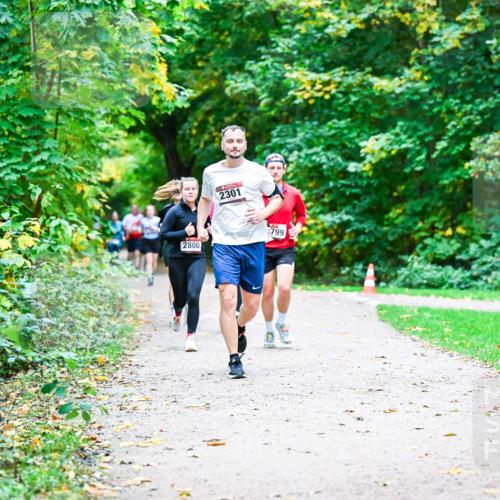 12.10.2025 - Bramfelder Halbmarathon 2025 Dr. Thomas Lammeyer http://msf.ph/oto/9357120 12.10.2025 10:59:49 Laufen 2301, 2800, 799 meine-sportfotos.de