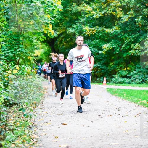 12.10.2025 - Bramfelder Halbmarathon 2025 Dr. Thomas Lammeyer http://msf.ph/oto/9357126 12.10.2025 10:59:50 Laufen 2800, 2301 meine-sportfotos.de