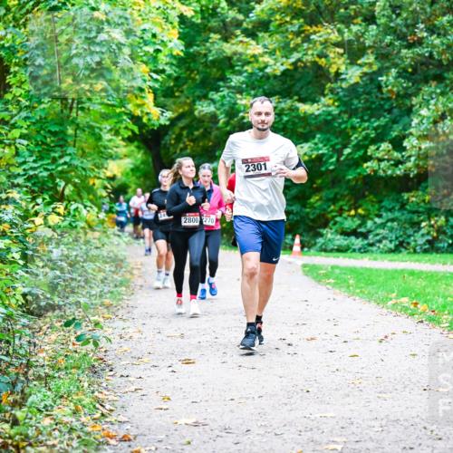 12.10.2025 - Bramfelder Halbmarathon 2025 Dr. Thomas Lammeyer http://msf.ph/oto/9357130 12.10.2025 10:59:50 Laufen 2800, 270, 2301 meine-sportfotos.de