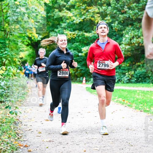 12.10.2025 - Bramfelder Halbmarathon 2025 Dr. Thomas Lammeyer http://msf.ph/oto/9357144 12.10.2025 10:59:53 Laufen 2493, 2800, 2799, 230 meine-sportfotos.de