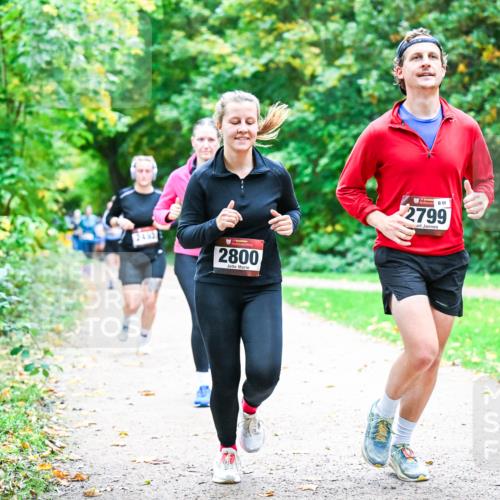 12.10.2025 - Bramfelder Halbmarathon 2025 Dr. Thomas Lammeyer http://msf.ph/oto/9357148 12.10.2025 10:59:53 Laufen 2492, 2800, 2799 meine-sportfotos.de
