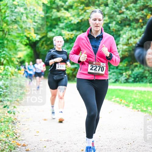 12.10.2025 - Bramfelder Halbmarathon 2025 Dr. Thomas Lammeyer http://msf.ph/oto/9357154 12.10.2025 10:59:55 Laufen 2493, 92, 2270, 1, 28 meine-sportfotos.de