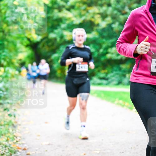 12.10.2025 - Bramfelder Halbmarathon 2025 Dr. Thomas Lammeyer http://msf.ph/oto/9357159 12.10.2025 10:59:55 Laufen 4, 92, 2270, 1 meine-sportfotos.de