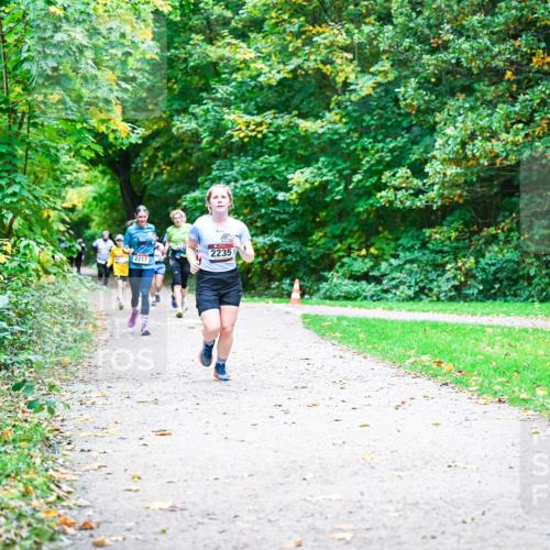 12.10.2025 - Bramfelder Halbmarathon 2025 Dr. Thomas Lammeyer http://msf.ph/oto/9357170 12.10.2025 10:59:59 Laufen 2217, 2235 meine-sportfotos.de