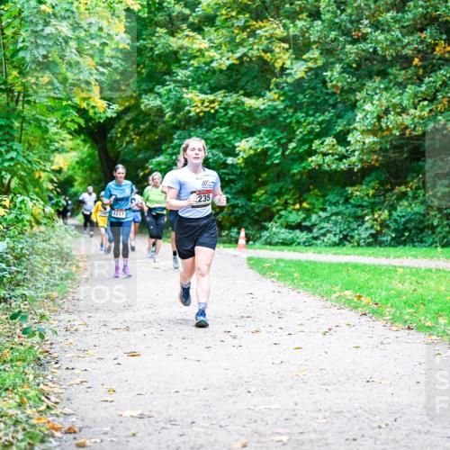12.10.2025 - Bramfelder Halbmarathon 2025 Dr. Thomas Lammeyer http://msf.ph/oto/9357174 12.10.2025 10:59:59 Laufen 2217, 235 meine-sportfotos.de