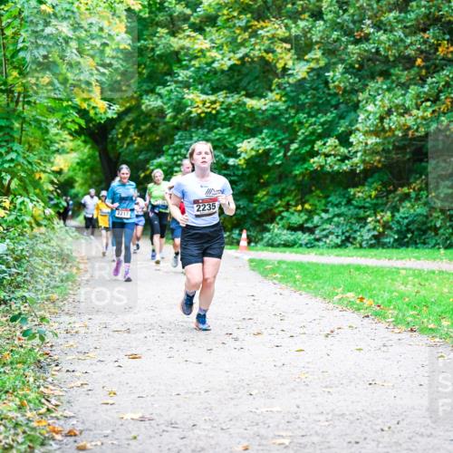12.10.2025 - Bramfelder Halbmarathon 2025 Dr. Thomas Lammeyer http://msf.ph/oto/9357175 12.10.2025 10:59:59 Laufen 2235, 2217 meine-sportfotos.de